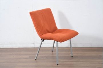 中古　美品　ligne roset(リーンロゼ)　ROSET CALIN(ロゼカラン)　鮮やかカラーで空間を明るくするダイニングチェア4脚セット(椅子、イス、バラ売り可能)(定価約52万円)(R-083209)