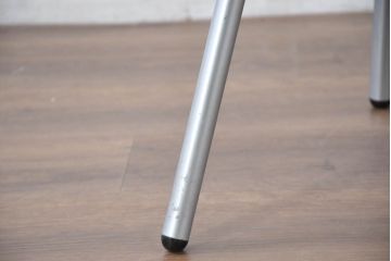 中古　美品　ligne roset(リーンロゼ)　ROSET CALIN(ロゼカラン)　鮮やかカラーで空間を明るくするダイニングチェア4脚セット(椅子、イス、バラ売り可能)(定価約52万円)(R-083209)