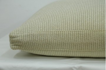 中古　美品　arflex(アルフレックス)　sona(ソーナ)　ファブリックが高級感を醸し出すクッション　定価約5.5万円　(R-083210)