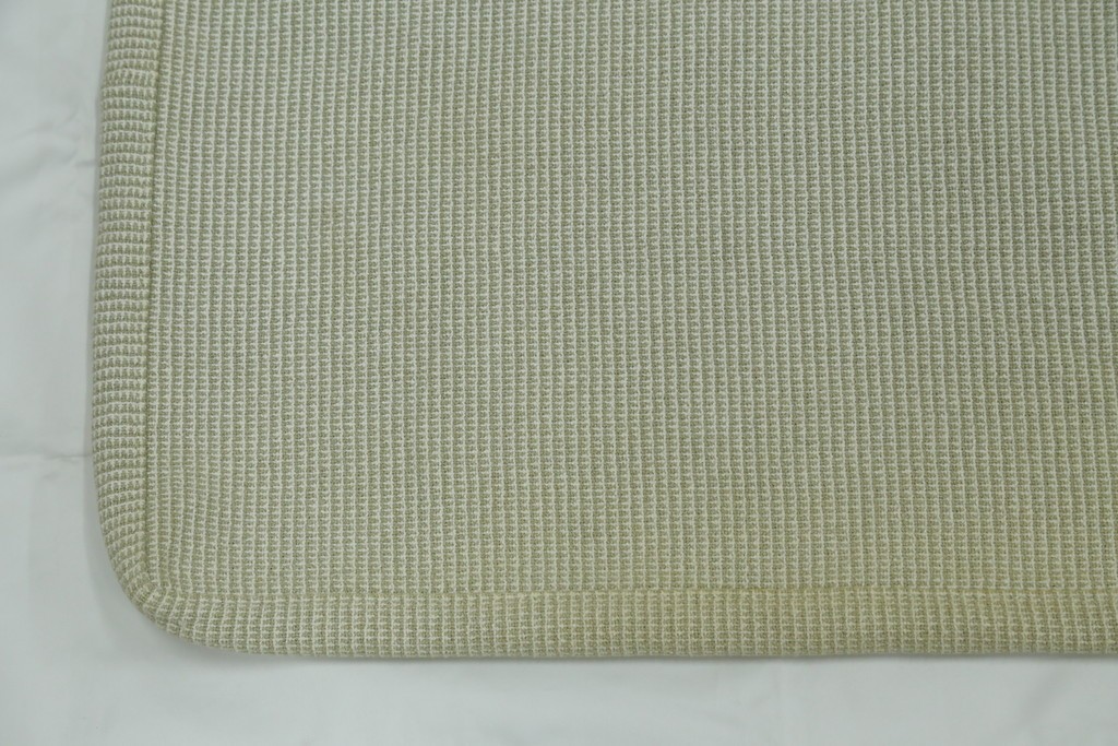 中古　美品　arflex(アルフレックス)　sona(ソーナ)　ファブリックが高級感を醸し出すクッション　定価約5.5万円　(R-083210)