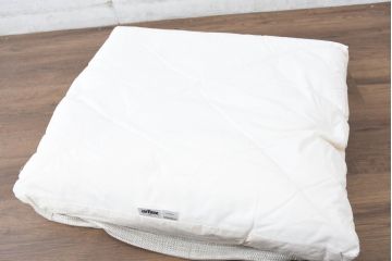中古　美品　arflex(アルフレックス)　sona(ソーナ)　ファブリックが高級感を醸し出すクッション(定価約5.5万円)(R-083210)