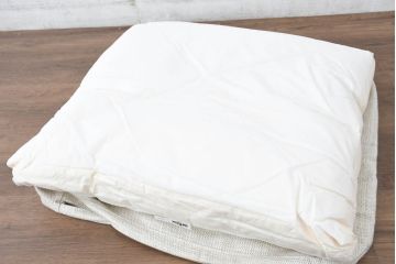 中古　美品　arflex(アルフレックス)　sona(ソーナ)　ファブリックが高級感を醸し出すクッション(定価約5.5万円)(R-083210)