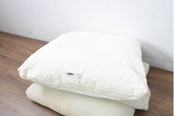 中古　美品　arflex(アルフレックス)　sona(ソーナ)　ナチュラルテイストの空間づくりにおすすめのクッション2個セット(定価約11万円)(R-083211)