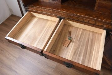 中古　美品　伝統民芸　岩谷堂箪笥　重厚感あふれる佇まいに美しい木目が印象的な茶棚(茶箪笥、収納棚、食器棚、引き出し、バラ売り可能)(R-083212)