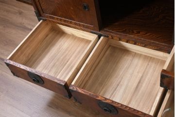 中古　美品　伝統民芸　岩谷堂箪笥　重厚感あふれる佇まいに美しい木目が印象的な茶棚(茶箪笥、収納棚、食器棚、引き出し、バラ売り可能)(R-083212)