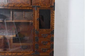 中古　美品　伝統民芸　岩谷堂箪笥　重厚感あふれる佇まいに美しい木目が印象的な茶棚(茶箪笥、収納棚、食器棚、引き出し、バラ売り可能)(R-083212)