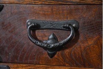 中古　美品　伝統民芸　岩谷堂箪笥　重厚感あふれる佇まいに美しい木目が印象的な茶棚(茶箪笥、収納棚、食器棚、引き出し、バラ売り可能)(R-083212)