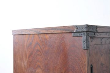 中古　美品　伝統民芸　岩谷堂箪笥　重厚感あふれる佇まいに美しい木目が印象的な茶棚(茶箪笥、収納棚、食器棚、引き出し、バラ売り可能)(R-083212)