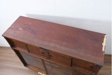 中古　美品　伝統民芸　岩谷堂箪笥　脚(台輪)付きリメイク　重厚感あふれる佇まいに美しい木目が印象的な収納棚(茶棚、飾り棚、サイドボード)(R-083213)