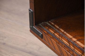中古　美品　伝統民芸　岩谷堂箪笥　脚(台輪)付きリメイク　重厚感あふれる佇まいに美しい木目が印象的な収納棚(茶棚、飾り棚、サイドボード)(R-083213)