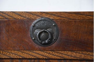 中古　美品　伝統民芸　岩谷堂箪笥　天板リメイク　重厚感あふれる佇まいに美しい木目が印象的なサイドボード(収納棚、ローチェスト、引き出し、ローボード、リビングボード台)(R-083214)