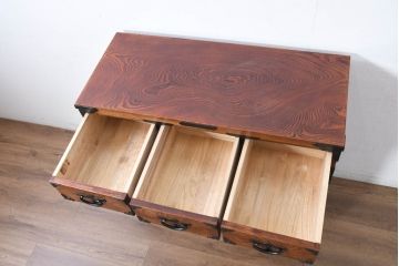 中古　岩谷堂箪笥　「菊幸」　存在感のある金具が目を惹く整理箪笥(サイドチェスト、引き出し、和タンス、衣装箪笥、収納箪笥)(R-083215)