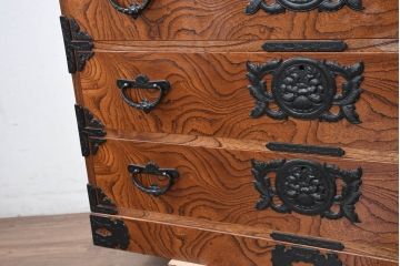 中古　岩谷堂箪笥　「菊幸」　存在感のある金具が目を惹く整理箪笥(サイドチェスト、引き出し、和タンス、衣装箪笥、収納箪笥)(R-083215)