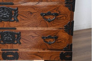 中古　岩谷堂箪笥　「菊幸」　存在感のある金具が目を惹く整理箪笥(サイドチェスト、引き出し、和タンス、衣装箪笥、収納箪笥)(R-083215)