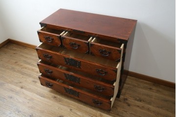 中古　岩谷堂箪笥　「菊幸」　存在感のある金具が目を惹く整理箪笥　(R-083215)