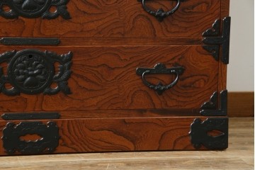 中古　岩谷堂箪笥　「菊幸」　存在感のある金具が目を惹く整理箪笥　(R-083215)