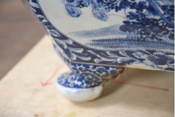 和製アンティーク　希少な特大サイズ　イタミ有り　店舗のディスプレイにおすすめ!!染付けの大きな陶器製植木鉢2個セット(鉢カバー、プランター、店舗什器)(R-083219)