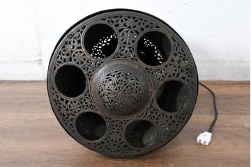 ビンテージ照明　真鍮製(ブラス)　精巧な透かし彫り　重厚なフォルムと存在感が目を惹く美しい大振りのランプ(しんちゅう、電気照明、吊り下げランプ、天井照明、ヴィンテージ)(R-083220)