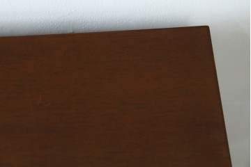 中古　美品　maruni(マルニ木工)　地中海ロイヤルシリーズ(ROYAL)　ガラス扉からお気に入りを優雅に魅せるサイドキャビネット　(R-083221)