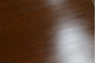 中古　美品　maruni(マルニ木工)　地中海ロイヤルシリーズ(ROYAL)　ガラス扉からお気に入りを優雅に魅せるサイドキャビネット　(R-083221)