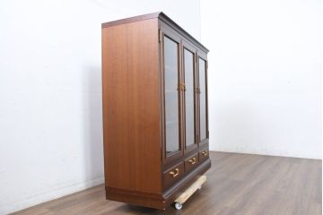 中古　美品　maruni(マルニ木工)　地中海ロイヤルシリーズ(ROYAL)　ガラス扉からお気に入りを優雅に魅せるサイドキャビネット(飾り棚、収納棚、戸棚、本箱、サイドボード)(R-083221)