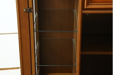 中古　美品　イタリア高級家具　Masetti(マセッティ)　細やかな意匠が映える三面ガラスの象嵌(マーケットリー)入りサイドキャビネット　(R-083222)
