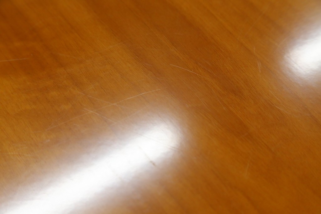 中古　美品　イタリア高級家具　Masetti(マセッティ)　細やかな意匠が映える三面ガラスの象嵌(マーケットリー)入りサイドキャビネット　(R-083222)