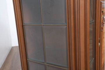 中古　美品　イタリア高級家具　Masetti(マセッティ)　細やかな意匠が映える三面ガラスの象嵌(マーケットリー)入りサイドキャビネット(収納棚、戸棚、サイドボード、食器棚、カップボード、飾り棚、コレクションケース)(R-083222)