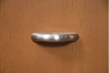 中古　美品　カリモク家具(karimoku)　Chitano(チターノ)　収納力と美しさを兼ね備えたサイドキャビネット(サイドボード、収納棚、戸棚)(R-083223)