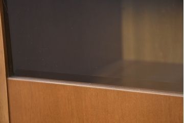 中古　美品　カリモク家具(karimoku)　Chitano(チターノ)　収納力と美しさを兼ね備えたサイドキャビネット(サイドボード、収納棚、戸棚)(R-083223)