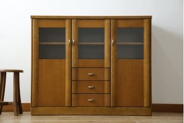 中古　美品　カリモク家具(karimoku)　Chitano(チターノ)　収納力と美しさを兼ね備えたサイドキャビネット(サイドボード、収納棚、戸棚)(R-083223)