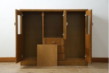 中古　美品　カリモク家具(karimoku)　Chitano(チターノ)　収納力と美しさを兼ね備えたサイドキャビネット(サイドボード、収納棚、戸棚)(R-083223)