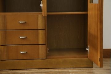 中古　美品　カリモク家具(karimoku)　Chitano(チターノ)　収納力と美しさを兼ね備えたサイドキャビネット(サイドボード、収納棚、戸棚)(R-083223)