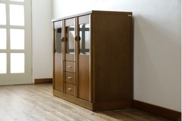 中古　美品　カリモク家具(karimoku)　Chitano(チターノ)　収納力と美しさを兼ね備えたサイドキャビネット(サイドボード、収納棚、戸棚)(R-083223)