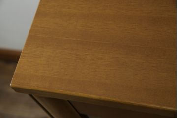 中古　美品　カリモク家具(karimoku)　Chitano(チターノ)　収納力と美しさを兼ね備えたサイドキャビネット(サイドボード、収納棚、戸棚)(R-083223)
