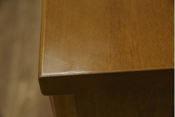 中古　美品　カリモク家具(karimoku)　Chitano(チターノ)　収納力と美しさを兼ね備えたサイドキャビネット(サイドボード、収納棚、戸棚)(R-083223)