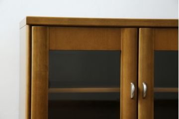 中古　美品　カリモク家具(karimoku)　Chitano(チターノ)　収納力と美しさを兼ね備えたサイドキャビネット(サイドボード、収納棚、戸棚)(R-083223)