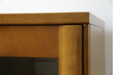 中古　美品　カリモク家具(karimoku)　Chitano(チターノ)　収納力と美しさを兼ね備えたサイドキャビネット(サイドボード、収納棚、戸棚)(R-083223)