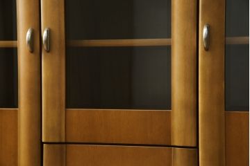 中古　美品　カリモク家具(karimoku)　Chitano(チターノ)　収納力と美しさを兼ね備えたサイドキャビネット(サイドボード、収納棚、戸棚)(R-083223)