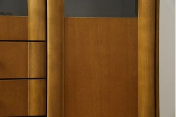 中古　美品　カリモク家具(karimoku)　Chitano(チターノ)　収納力と美しさを兼ね備えたサイドキャビネット(サイドボード、収納棚、戸棚)(R-083223)