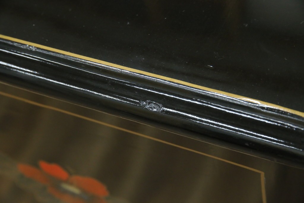 アジアンビンテージ　中国　シノワズリの美しいデザインが空間に華やかなアクセントを加える中国風チェスト　(R-083224)