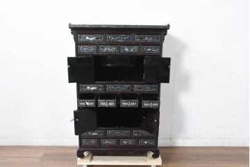 中古　美品　韓国民芸家具　豪華絢爛の螺鈿(ラデン)細工が見事なキャビネット(収納棚、戸棚、サイドキャビネット)(定価約45万円)(R-083225)
