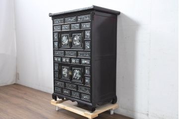 中古　美品　韓国民芸家具　豪華絢爛の螺鈿(ラデン)細工が見事なキャビネット(収納棚、戸棚、サイドキャビネット)(定価約45万円)(R-083226)