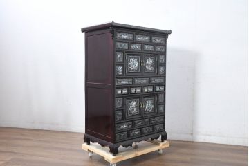 中古　美品　韓国民芸家具　豪華絢爛の螺鈿(ラデン)細工が見事なキャビネット(収納棚、戸棚、サイドキャビネット)(定価約45万円)(R-083226)