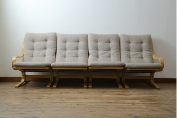 中古　FUJI FURNITURE(冨士ファニチア)　Agio(アージオ)　組み替え自由　シンプルモダンな4人掛けソファ　(R-083227)