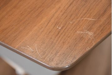 中古　BoConcept(ボーコンセプト)　(Milano)ミラノ　流れるような木目が際立つエクステンションテーブル(4人掛け、6人掛け、ダイニングテーブル、食卓、拡張式テーブル、伸長式テーブル)(定価約30万円)(R-083229)