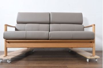 中古　超美品　展示品　浜本工芸　オーク材　スムース皮革　ナチュラルインテリアにおすすめのローバック2人掛けソファ(二人掛け、2P、レザー)(定価約37万円)(R-083230)