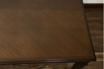 中古　カリモク家具(karimoku)　domani(ドマーニ)　QUEENS LIFE (クイーンズライフ)　ヒッコリーブラウン　落ち着いた色合いと細部に宿る丁寧な作りがお部屋を優雅に演出するダイニングテーブル(食卓、4人掛け、4人用)(定価約32万円)(R-083232)