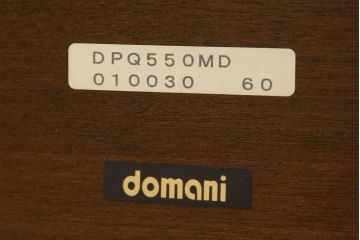 中古　カリモク家具(karimoku)　domani(ドマーニ)　QUEENS LIFE (クイーンズライフ)　ヒッコリーブラウン　落ち着いた色合いと細部に宿る丁寧な作りがお部屋を優雅に演出するダイニングテーブル(食卓、4人掛け、4人用)(定価約32万円)(R-083232)