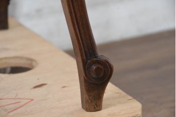フランスアンティーク　美品!!　天板大理石　ローズウッド材　彫刻と寄木細工(パーケットリー)が織りなす気品漂うサイドキャビネット(サイドテーブル、ナイトテーブル、収納棚、引き出し、飾り台)(R-083234)